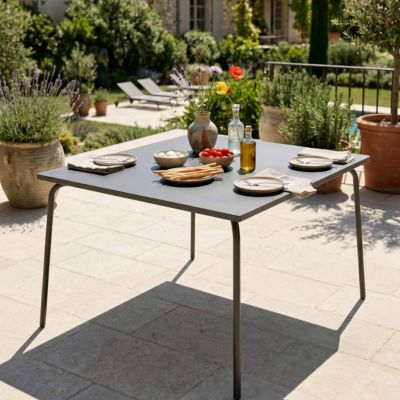 Table de jardin carrée en métal anthracite Palavas  Oviala