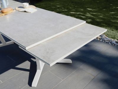 Table de jardin extensible Absolu blanc céramique Downtown Proloisirs L.180/240 x l.100 x H.76,5 cm