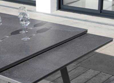 Table de jardin extensible Absolu Proloisirs céramique mat coloris Lucca châssis graphite P.100 cm x L.180/240 cm x H.77 cm