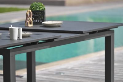 Table de jardin extensible Miami en aluminium coloris gris anthracite L.180/240 x l.100 x H.77 cm - DCB GARDEN