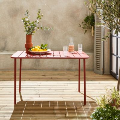 Table de jardin métal 4 places. terracotta. Amelia. 120x70cm. traitement antirouille. lattes et bords arrondis