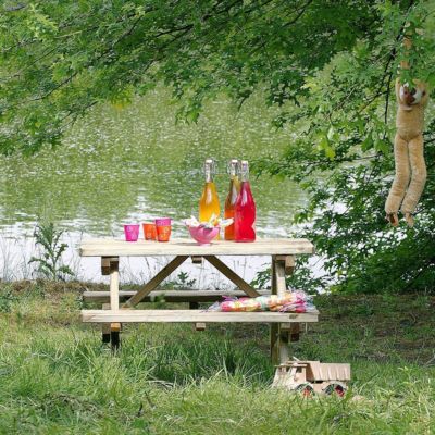 Table de jardin pour enfant en bois chinchilla 4 places