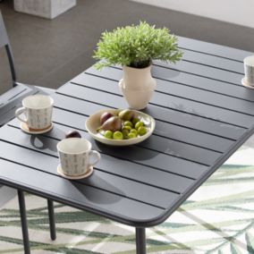 Table en acier 4/6 places gris foncé - BERGAME