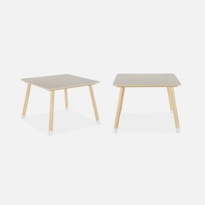 Table enfant + 2 chaises. pieds en pin. couleur blanc et bois