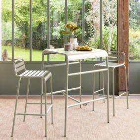 Table haute de jardin AMELIA beige. 2 chaises hautes en acier. 70 x 70cm x 95cm