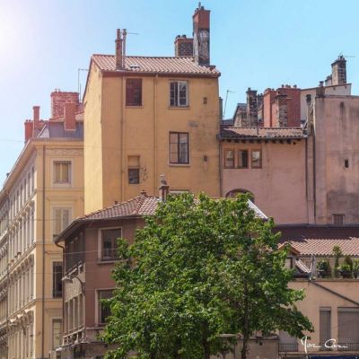 Tableau sur toile facade vieux lyon 65x65 cm Fabriqué en France