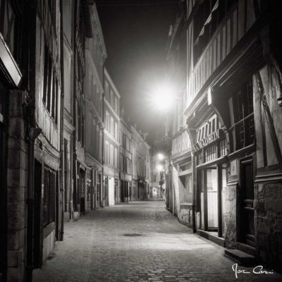 Tableau sur toile rue de rouen la nuit 45x45 cm Fabriqué en France