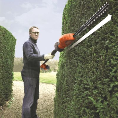 Taille-haie sur perche sans fil avec batterie 18 V - longueur de la lame 43 cm - écartement des dents 22 mm - Black+Decker GTC1843L20-QW