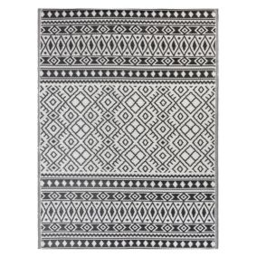 Tapis extérieur au motif ethnique noir et blanc 180 x 240 cm NARLI