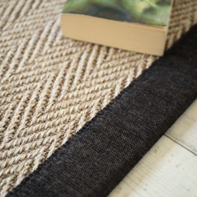 Tapis sisal - Maya chevron beige - Ganse chenille brun chiné - 200 x 200 cm