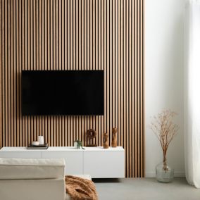 Mur en Tasseau effet Natural Brun : Panneau Acoustique Bois – 2400 x 400 mm