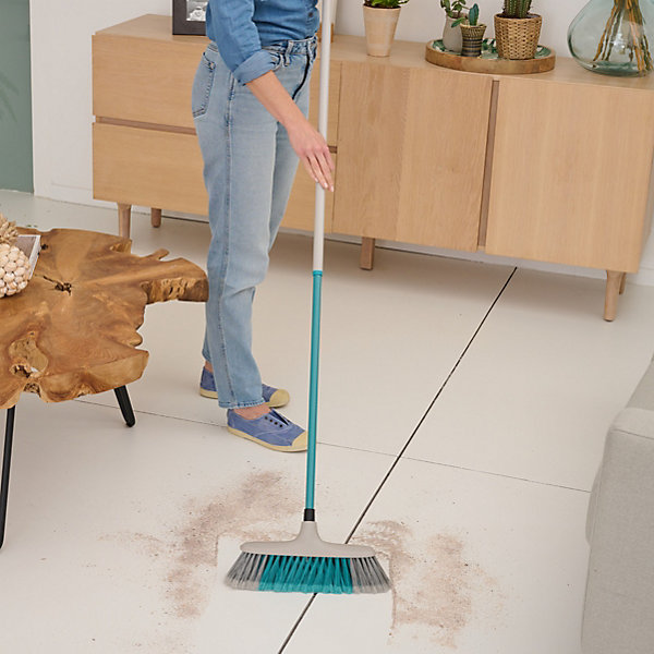 La Briantina Balai d'intérieur avec manche extensible jusqu'à 130 cm modèle Peetta - Ligne Stupenda La Briantina Balai d'intérieur avec manche extensible jusqu'à 130 cm modèle Peetta - Ligne Stupenda
