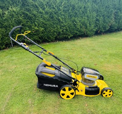 Tondeuse A Batterie 80V (2x40V) - Coupe 46cm - Autotractée + 2 Batteries 4Ah + Double Chargeur - Autonomie 500m2
