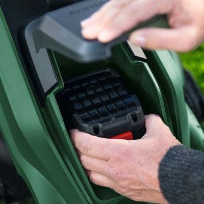 Tondeuse à gazon électrique sans fil sur batterie Bosch Rotak 18V-32 65mm 1x4Ah