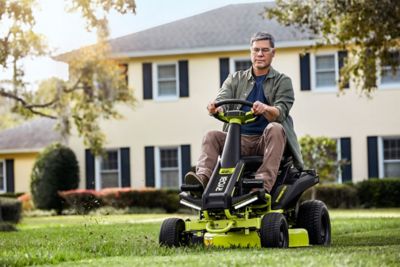 Tondeuse autoportée à éjection latérale Ryobi 48V 76cm