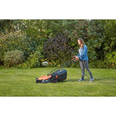 Tondeuse filaire 1800 W - largeur de coupe 42 cm - hauteur de coupe 20 à 70 mm - bac 50 L - Black+Decker BEMW481BH-QS