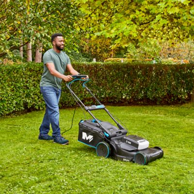 Tondeuse filaire 1800 W - largeur de coupe 44 cm - hauteur de coupe 20 à 70 mm - bac 55 L - Mac Allister MLMSP1844