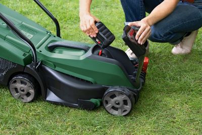 Tondeuse sans fil avec batterie 18 V - largeur de coupe 32 cm - hauteur de coupe 30 à 60 mm - bac 31 L - Bosch CityMower 18V-32-300