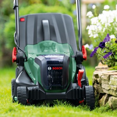 Tondeuse sans fil avec batterie 18 V - largeur de coupe 37 cm - hauteur de coupe 25 à 70 mm - bac 40 L - Bosch UniversalRotak 2x18V-37-550