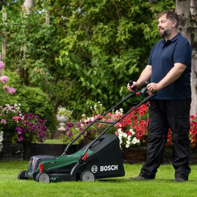 Tondeuse sans fil avec batterie 18 V - largeur de coupe 37 cm - hauteur de coupe 25 à 70 mm - bac 40 L - Bosch UniversalRotak 2x18V-37-550