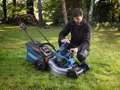 Tondeuse sans fil avec batterie 18 V - largeur de coupe 46 cm - hauteur de coupe 25 à 75 mm - bac 50 L - Erbauer ELM18-Li