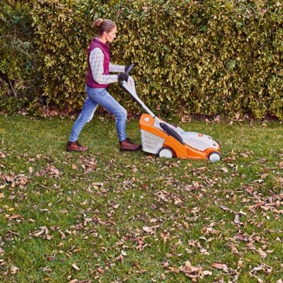 Tondeuse sans fil avec batterie 36 V - largeur de coupe 37 cm - hauteur de coupe 30 à 70 mm - bac 40 L - Stihl RMA 339 C