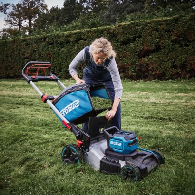 Tondeuse sans fil avec batterie 36V - largeur de coupe 46 cm - hauteur de coupe 25 à 75 mm - bac 60L - Erbauer ERT1043GLM