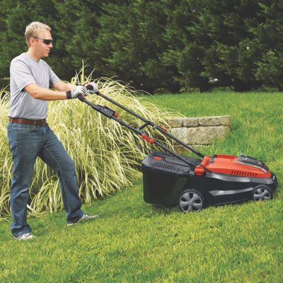 Tondeuse sur batterie Black & Decker CLM3820L2 38cm 36V-2,0Ah