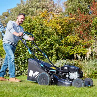 Tondeuse thermique 140 cm³ - largeur de coupe 46 cm - hauteur de coupe 25 à 75 mm - bac 60 L Mac Allister MLMP475iSSP46-M&S-2