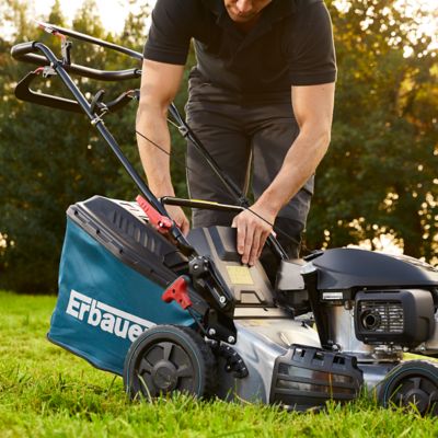 Tondeuse thermique 145 cm³ - largeur de coupe 46 cm - hauteur de coupe 25 à 75 mm - bac 65 L Erbauer ELMP145SP46