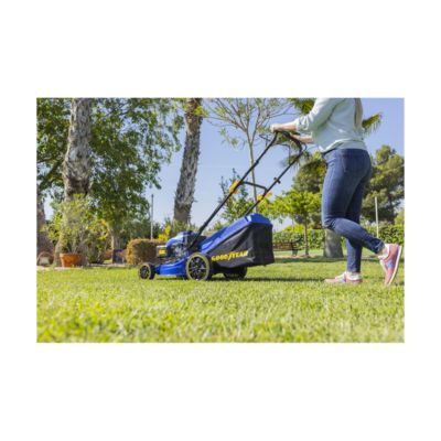 Tondeuse thermique Autotractée 7.5CV Démarrage électrique Moteur 4T OHV 224 cm3 Surfaces 2000m² GOODYEAR
