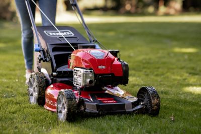 Tondeuse thermique autotractée 163 cm³ - largeur de coupe 53 cm - bac 57 L - Toro Recycler® S53VST-21753