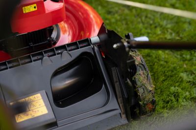 Tondeuse thermique autotractée 163 cm³ - largeur de coupe 53 cm - bac 57 L - Toro Recycler® S53VST-21753