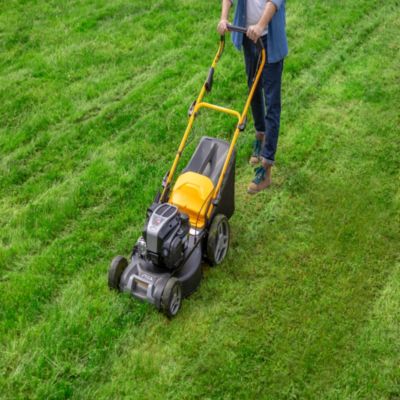 Tondeuse thermique autotractée 166cm³ - largeur de coupe 51 cm - bac 60L Stiga Combi 53S