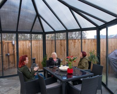 Tonnelle de jardin autoportante fermée Gardam² 5.2x6m Gris