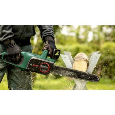 Tronçonneuse électrique UniversalChain 35 - 1 800 W, guide 35 cm, coupe maxi 300 mm