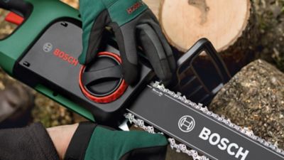 Tronçonneuse filaire 1800 W - longueur du guide-chaîne 350 mm - poids 4,2 kg - Bosch UniversalChain 35