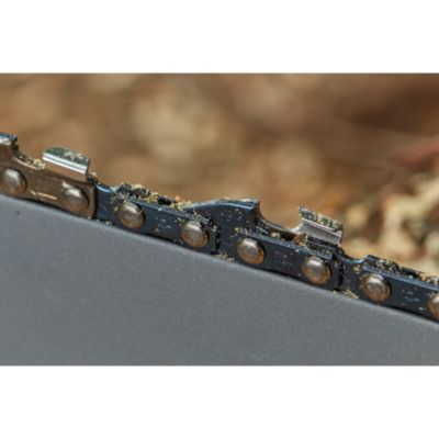 Tronçonneuse sans fil avec batterie 18 V - longueur du guide-chaîne 300 mm - poids 2,6 kg - Stanley FatMax SFMCCS630M1-QW