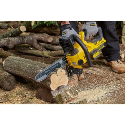 Tronçonneuse sans fil avec batterie 18 V - longueur du guide-chaîne 300 mm - poids 2,6 kg - Stanley FatMax SFMCCS630M1-QW