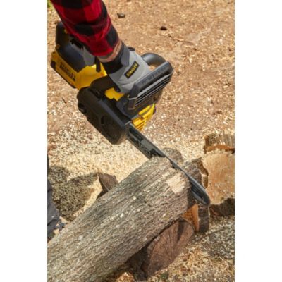 Tronçonneuse sans fil avec batterie 18 V - longueur du guide-chaîne 300 mm - poids 2,6 kg - Stanley FatMax SFMCCS630M1-QW
