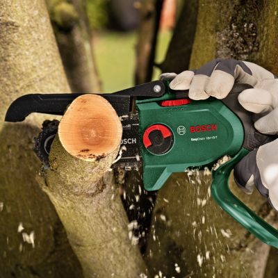 Tronçonneuse sans fil sur batterie 18V Bosch EasyChain (vendue sans batterie ni chargeur)
