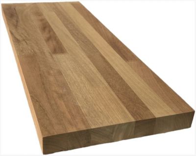 Une marche en bois d'iroko pour un escalier 4x30x100 cm