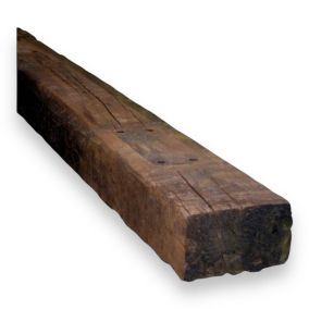 Une traverse de train récupérée en bois de chêne 15X30X190 cm
