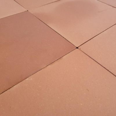 véritable terre cuite 30x30 cm couleur rouge