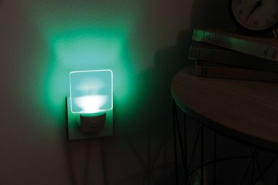 Veilleuse LED Otio IP20 1W vert l.13 x H.20 x P.5 cm