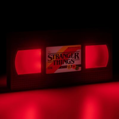 Veilleuse LED USB Stranger Things VHS Netflix sans fil Paladone l.18,7cm x H.9,5cm x P.2,5cm