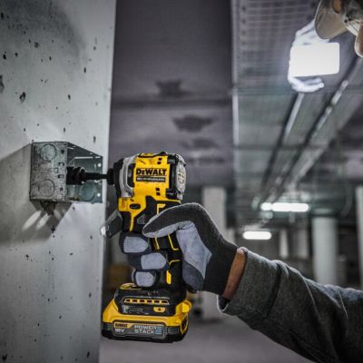 Visseuse à chocs ultra-compacte XR 18 V DCF850E2T-QW, 205 Nm, 1.7Ah Powerstack
