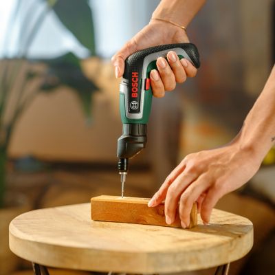 Visseuse sans fil avec batterie 3,6 V - vitesse maxi 235 tr/min - couple maxi 5,5 Nm - Bosch IXO 7