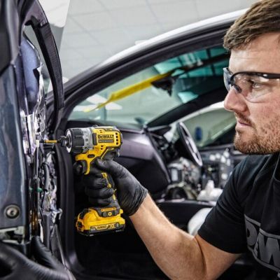 Visseuse XR 12V 2Ah Li-Ion Brushless DEWALT