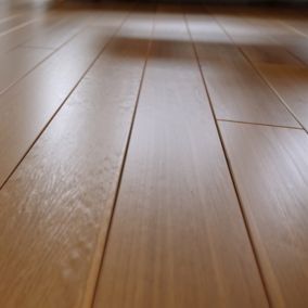 Vitrificateur parquet et plancher V33 Passages extrêmes chêne moyen satin 5L